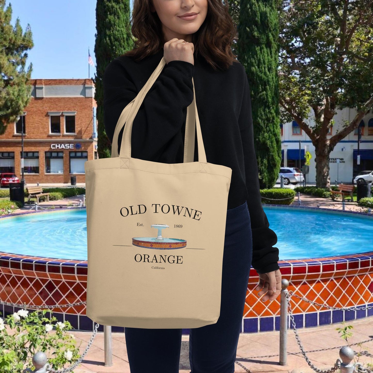 Orange Plaza Fountain Tote - M